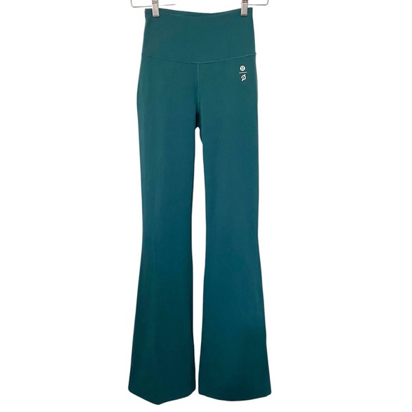 Lululemon Peloton Groove HR Flare Pants - Picture 9 of 17